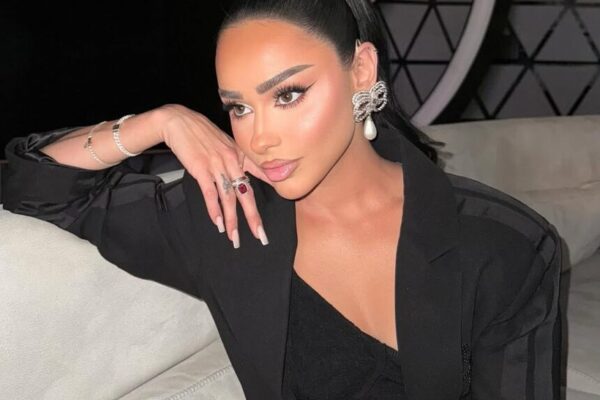 Përballë Xhenetës apo jo? Ja çka do bëjë Egli në “E diell”