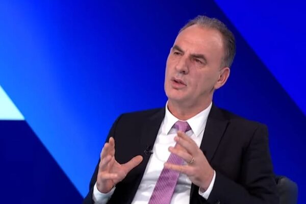 Limaj zbulon ofertën e minutave të fundit nga Kurti: Po e largoj Dimalin nga kryetari i Kuvendit